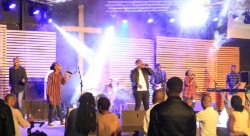 Asaph Worship Band bafashe amashusho y'Album yabo ya 2 'Paid in Full' mu gitaramo cyahembuye benshi-AMAFOTO