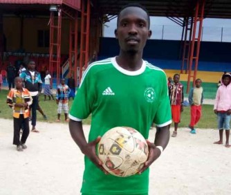 Nizeyimana Djuma yayoboye abataha izamu atsinze “Hat-trick” anafasha Kiyovu SC kunyagira Amagaju FC