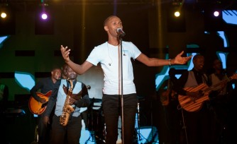 Israel Mbonyi yashyize hanze indirimbo nshya 'Nkwiye kurara iwawe' iri kuri album ye nshya ya 3-YUMVE
