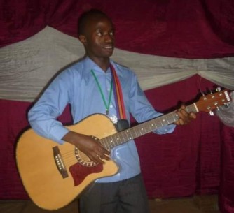 Kwizera Nshuti Emmanuel; umuhanzi akaba n'umwanditsi wa filime z'uruhererekane yatangaje inzozi afite mu muziki