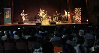 Yvan Buravan yataramiye i N’Djamena muri Tchad mu gitaramo cyitabiriwe n'abatari bacye-AMAFOTO