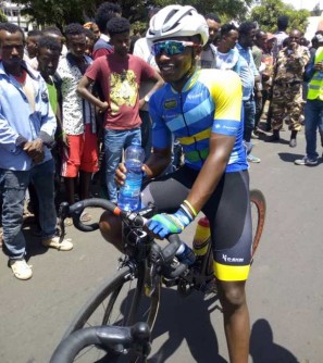 CYCLING: Uwihirwe Byiza Renus yahesheje u Rwanda umudali wa Zahabu muri shampiyona ya Afurika