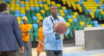 Umuyobozi wa FIBA yasuye Kigali Arena