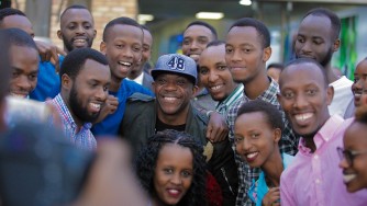 Benjamin Dube yageze i Kigali ateguza guhembuka kwa benshi mu gitaramo cya True Promises-AMAFOTO+VIDEO