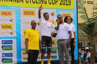 Uhiriwe Byiza Rénus yegukanye agace ka gatandatu ka Rwanda Cycling Cup ku buryo bumworoheye