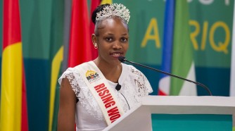 Gloria wahatanye muri Miss Uganda atinyura ababana n’ubwandu bwa SIDA ari i Kigali mu nama-AMAFOTO