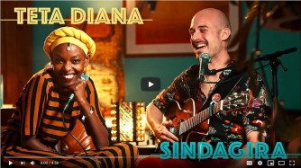 Teta Diana yasubiyemo indirimbo "Sindagira" yifashishije umwe mu banyamahanga yigisha Ikinyarwanda-VIDEO