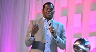 Pastor Robert Kayanja yahanuye ko Coronavirus itazagera muri Uganda