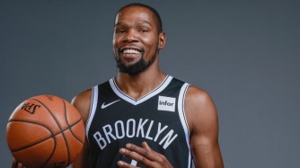 Kevin Durant ukinira Brooklyn Nets muri NBA na bagenzi be batatu basanganywe Coronavirus - AMAFOTO