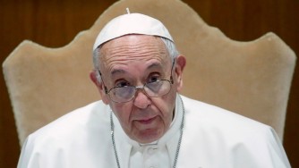 Papa Francis avuga ko Covid-19 yatumye abakene bigizwayo muri Sosiyete agasaba Isi guhindukira ikabareba