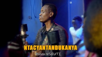 Bosco Nshuti yashyize hanze indirimbo nshya 'Ntacyantandukanya' ayitura abomatanye na Yesu-VIDEO