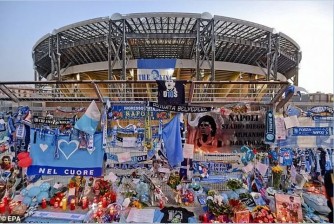 Stade ya Napoli yitiriwe umunyabigwi wayo Diego Maradona wapfuye