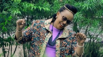 Ni umwaka w'ibisubizo: Diana Kamugisha yasohoye indirimbo nshya yanyujijemo ubuhanuzi bw'umwaka wa 2021-VIDEO