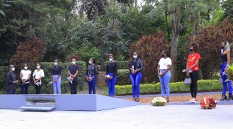 Abakobwa 10 bageze mu mwiherero wa Miss Rwanda 2021 basuye Urwibutso rwa Jenoside rwa Gisozi-AMAFOTO