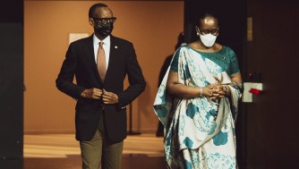 MU MAFOTO 100: Perezida Kagame na Madamu Jeannette Kagame batangije #Kwibuka27