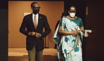 Perezida Kagame na Madamu Jeannette bifurije ababyeyi umunsi mwiza wabahariwe