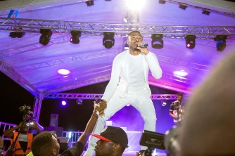 Ali Kiba yakoreye igitaramo gikomeye i Burundi ashyigikiwe na Big Fizzo, Lolilo n’abandi-AMAFOTO