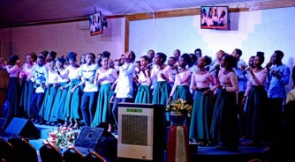 El-Shaddai choir yamamaye muri 'Cikamo' yakoze indirimbo isaba Abanyafrika kunga ubumwe bakareka ibibatanya-VIDEO