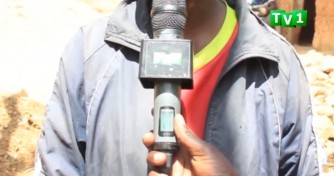 Ruhango: Umusore ajya mu mihango nk'abakobwa ikamuzahaza cyane - VIDEO
