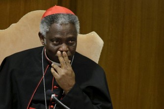 Ibibazo mu miyoborere ya Vatican byatumye Umukaridinali  w’Umunyafurika wahabwaga amahirwe yo kuzaba Papa yegura