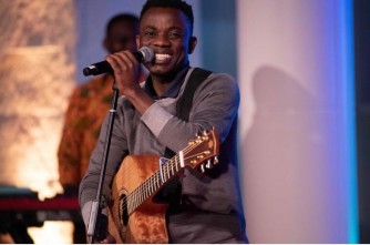 Australia: David Nduwimana yasohoye indirimbo 'Yesu ni muzima' anakomoza ku gaseke gapfundikiye ahishiye abakunzi be mu 2022-VIDEO