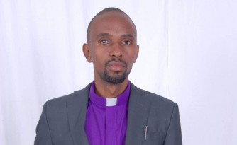 Bishop Justin Alain yinjiye mu muziki ahera ku ndirimbo irimo ijwi ry'umugore we witabye Imana mu 2016 anasaba abantu kwitega indi igiye kujya hanze