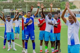 Nyuma yo gutsindwa ibitego 4-0, Abakinnyi ba Nyanza FC bamanitse amaboko bahamya urwo bakunda Rayon Sports 