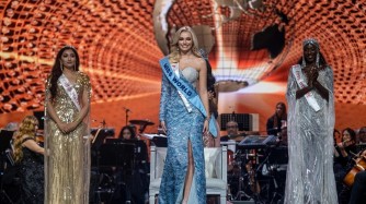 Bisabye imyaka 33! Intambara ya Ukraine n’u Burusiya yaba yivanze mu itorwa rya Karolina wabaye Miss World 2021?