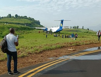 Rusizi: Indege ya RwandAir yarenze aho guparika igwa mu mirima y'abaturage