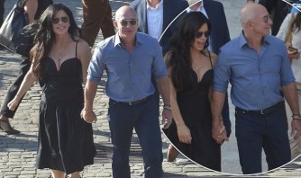 Umuherwe Jeff Bezos n'umukunzi we Lauren Sanchez baryohewe n'ubuzima mu Butaliyani-AMAFOTO