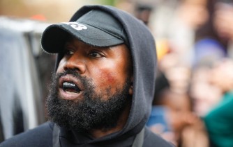 Kanye West ntiyavuzweho rumwe mu mwambaro wa 'White Lives Matters' yaserukanye i Paris 