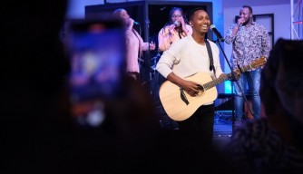 Canada: Israel Mbonyi yakoze igitaramo kitabiriwe n’abarimo Adrien, Safi na Ezra-AMAFOTO