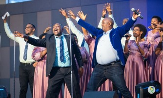 Hamuritswe Album 'Imbaraga z'amasengesho' ya Gisele Precious mu gitaramo cyahuje Shalom Choir, Alex Dusabe n'abandi-VIDEO