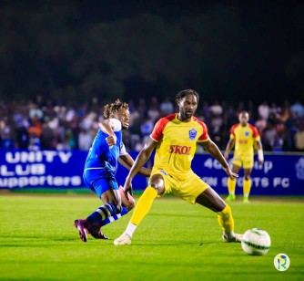 AMAFOTO - Ubwo Rayon Sports yatsindaga Gorilla FC mu mukino wikanzwemo amarozi bigateza imvururu