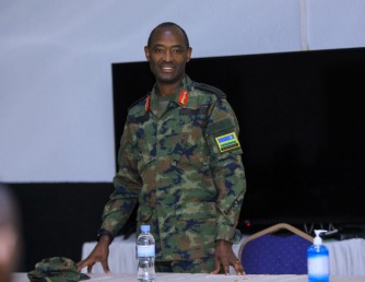 Lt Gen MK MUBARAKH yibukije abakinnyi ba APR FC ko bafitiye ideni ikipe ndetse n'abakunzi bayo