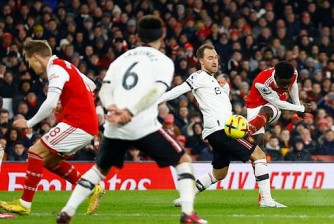 EPL: Arsenal yahirikiye Manchester United munsi y'umukingo