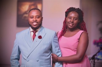 Emmas & Salem bakoze indirimbo ya Pasika nyuma yo kwibaruka umuhungu-VIDEO