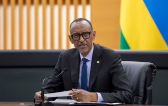 Perezida Kagame yafashe mu mugongo imiryango y’abibasiwe n’ibiza byishe abagera kuri 127