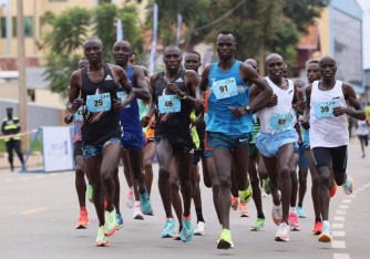 Abanyarwanda 20 basiganwa ku maguru nibo batangiye umwiherero bitegura Kigali International Peace Marathon