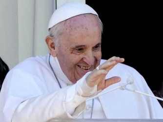 Papa Fransisiko: Amasaha atatu yamaze abagwa yarangiye nta ngorane