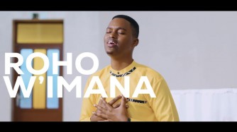 Mu ndirimbo “Roho w’Imana” Josh Ishimwe azamuye amarangamutima  ya benshi-VIDEO