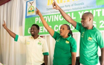 Karongi: Dr Frank Habineza ukuriye Ishyaka rya Green Party yahuye n'urubyiruko arusaba kuba bandebereho