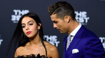 Cristiano Ronaldo niwe uyoyoboye! Abakinnyi 7 bafite abagore beza cyane kurusha abandi ku Isi