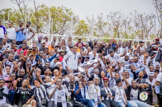 MU MAFOTO: Abafana bakubise buzuye mbere y'uko Rayon Sports na APR FC zitana mu mitwe