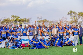 MU MAFOTO 100: Injira mu mukino Rayon Sports yacurikiyemo APR FC ikegukana igikombe cya Super Cup 