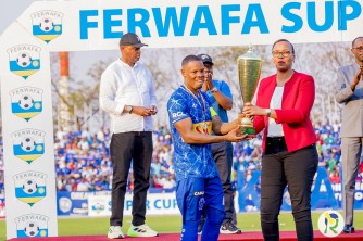 Minisitiri wa siporo yishimanye  na Rayon Sports naho Gasogi United yongera kuyiburira