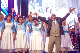 Shalom choir yitegura gutaramira muri BK Arena yashyize hanze indirimbo nshya "Yasannye Umutima"-VIDEO