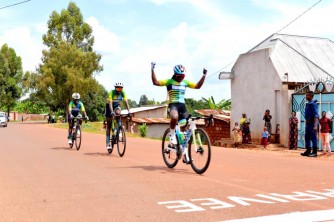 Tour du Burundi: Abanyarwanda bari guhererekanya ibihembo 