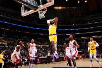 NBA: LA Lakers yabyukiye i bumoso, Denver Nuggets yo iri gukusanya amakipe