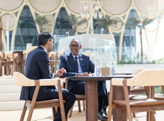 UAE: Perezida Kagame yagiranye ibiganiro n'abayobozi barimo Minisitiri w'Intebe w'u Bwongereza 